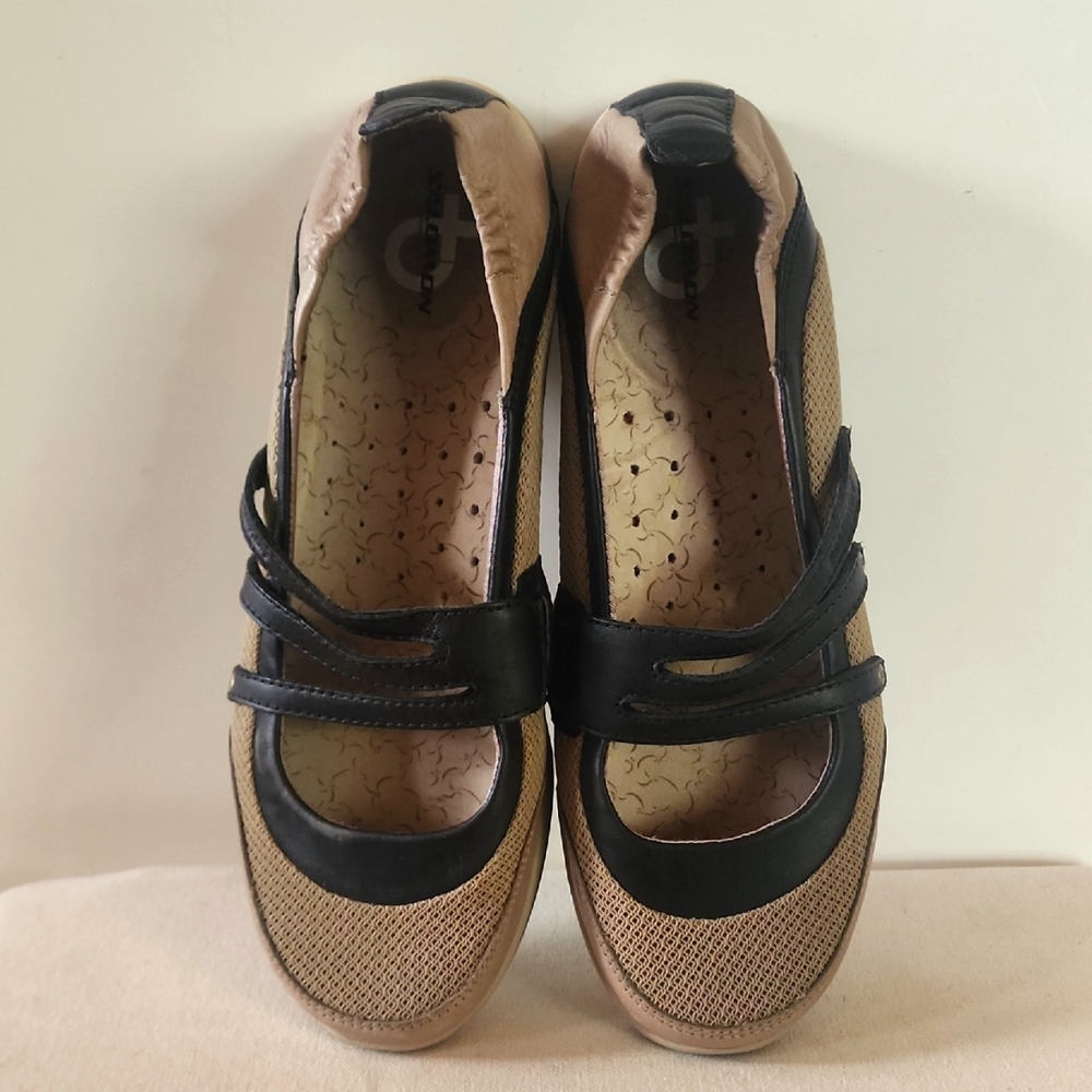 Salomon Women's Black and Tan Casual Slip-on Shoes. - Picture 5 of 11